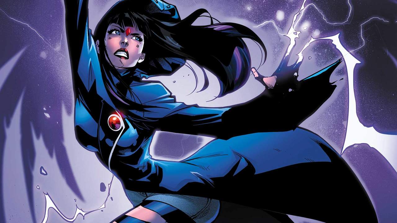 “RAVEN”. “Raven”, la integrante de los Jóvenes Titanes –equipo que en breve estrenará su serie ‘live action’-, comparte el cuarto lugar de la encuesta con “Catwoman”. Ella creció en una dimensión alternativa llamada Azarath y luego llegó a la Tierra.
