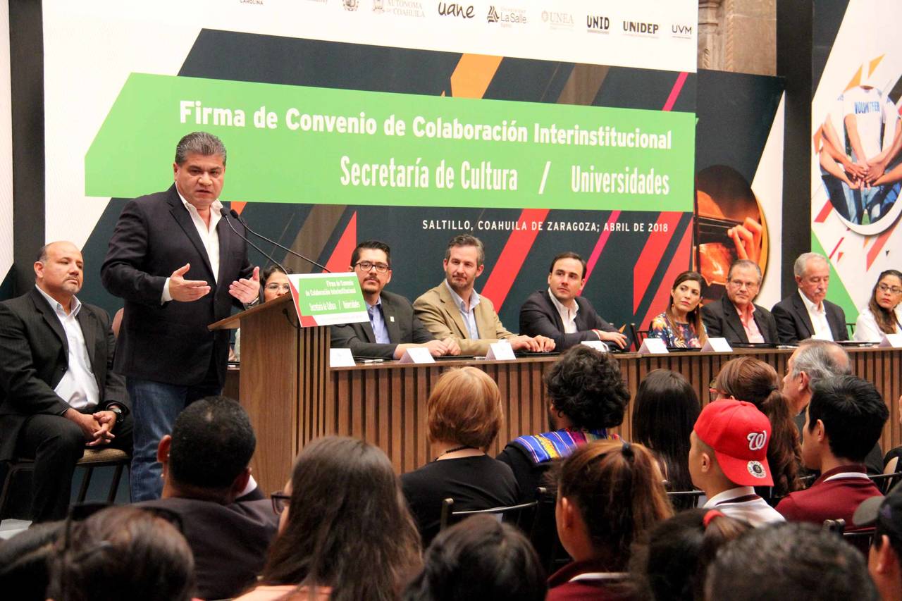 Firma. Miguel Riquelme Solís firmó un Convenio de Colaboración Interinstitucional entre la Secretaría de Cultura y Universidades de la Región Sureste. (CORTESÍA)