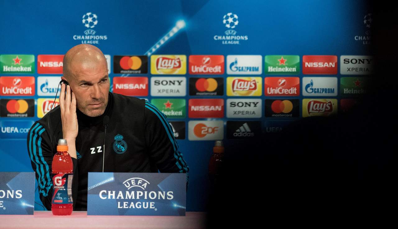 El entrenador francés del Real Madrid, Zinedine Zidane, ofrece una rueda de prensa en Múnich, Alemania. (EFE)