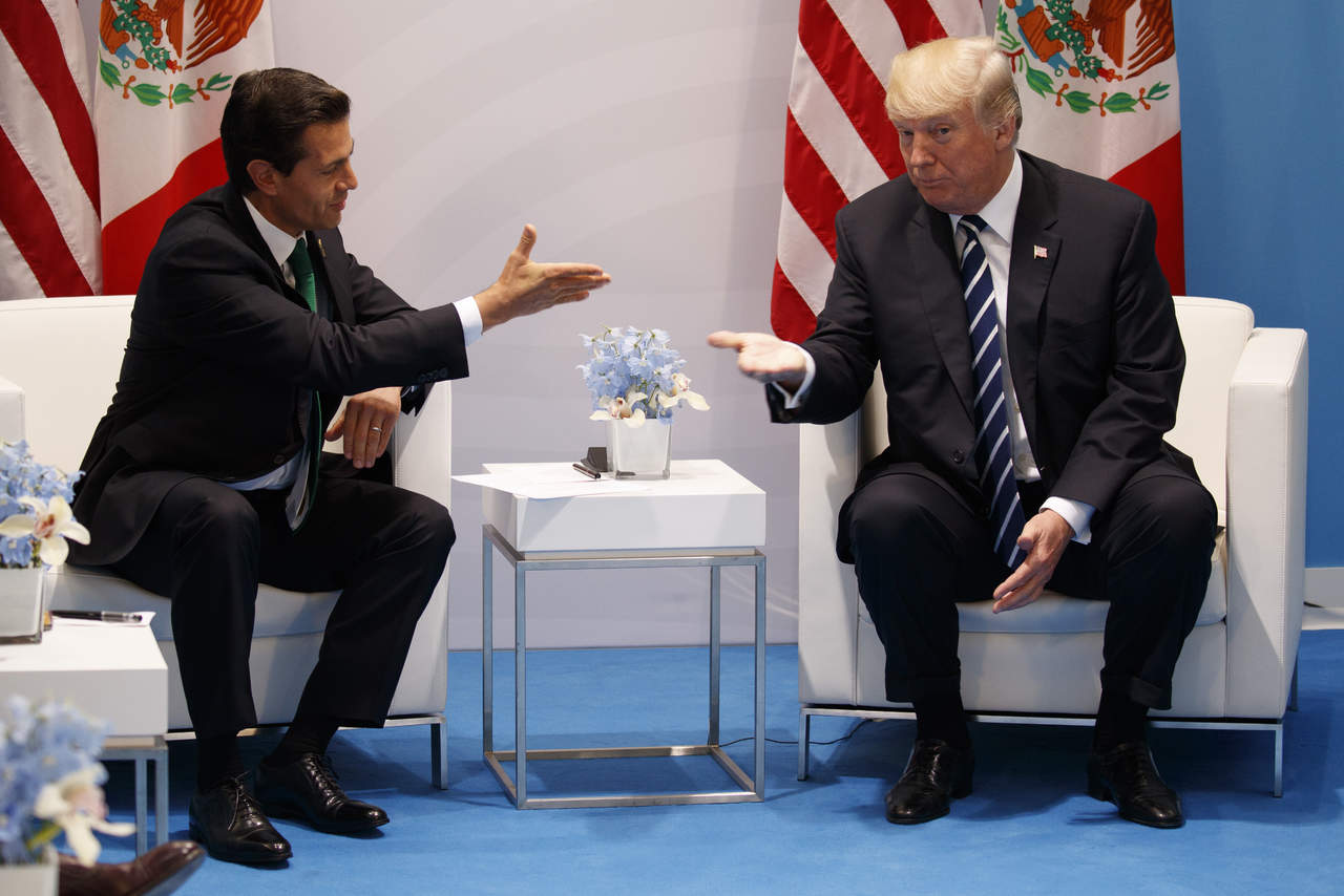 El mandatario mexicano Enrique Peña Nieto, respondió al mensaje del presidente Trump 'Podemos tener diferencias. Pero el futbol nos une. Juntos apoyamos la candidatura Estados Unidos, México y Canadá como sede de la Copa del Mundo 2026'. (ARCHIVO)