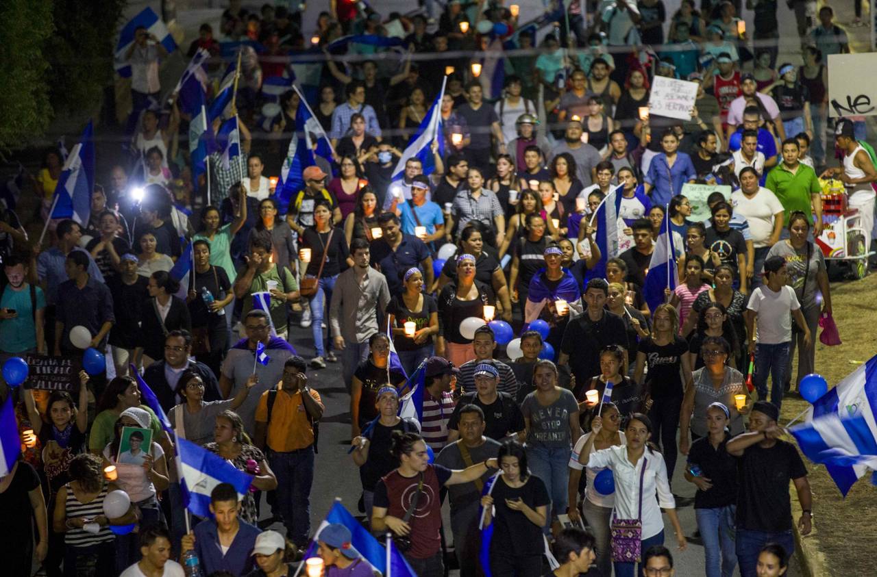 Sin descanso. Cientos de nicaragüenses salieron a manifestarse a las calles.