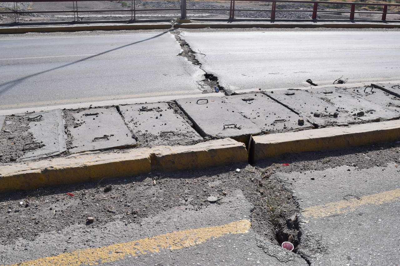 De acuerdo con el Centro SCT Durango, de todos los puentes que atraviesan sobre el lecho del río es el que requiere de un mantenimiento mayor, al igual que los puentes Creel y Cobián. (EL SIGLO DE TORREÓN)