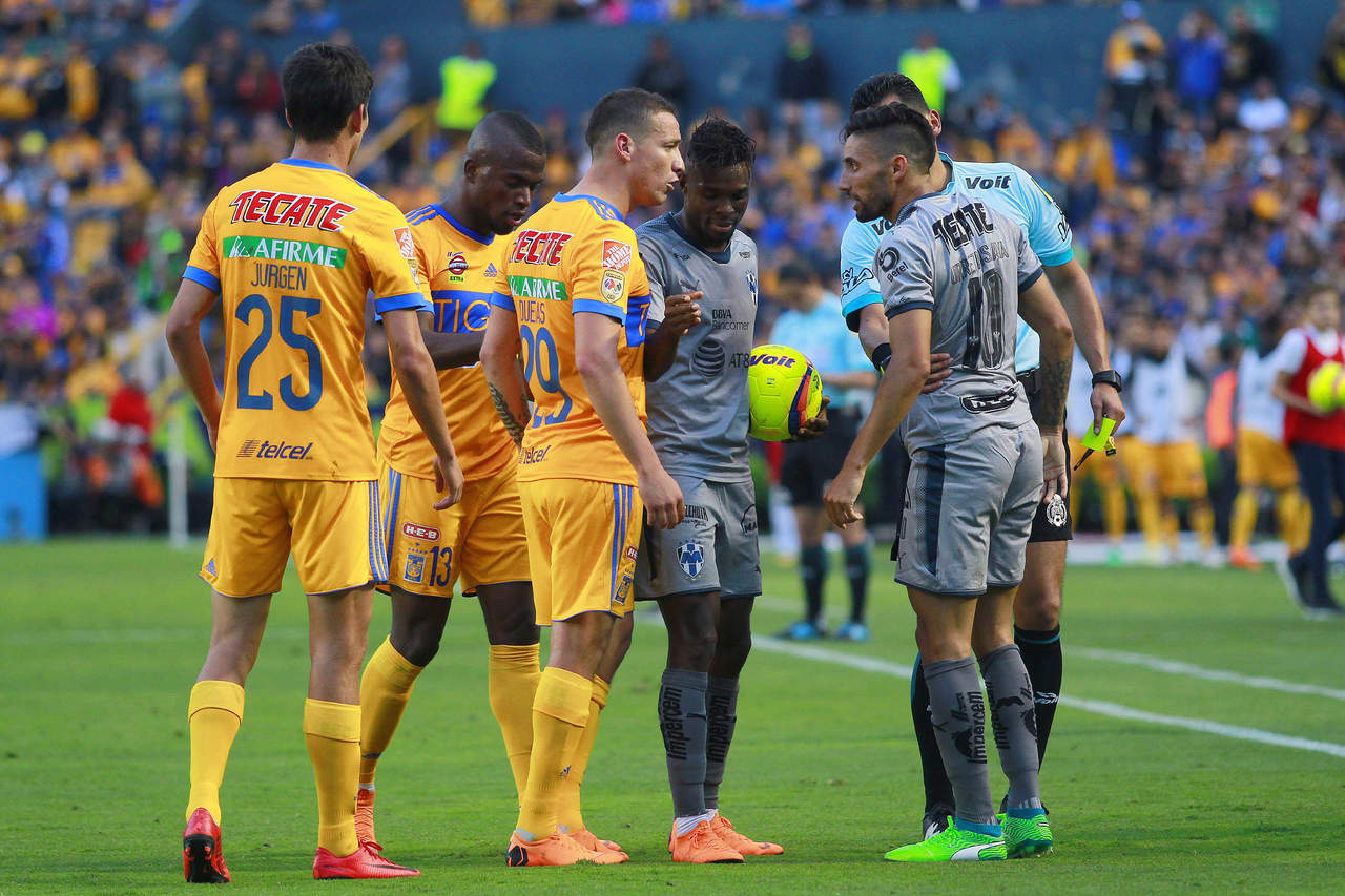 Los goles del encuentro, parte de la fecha 17 del certamen, fueron conseguidos por el ecuatoriano Enner Valencia a los 18 minutos y André-Pierre Gignac a los 57, por los locales, y el argentino Nicolás Sánchez a los 10 y 51, por los visitantes. Con este resultado, Monterrey llegó a 29 puntos y Tigres a 28. (JAMMEDIA)