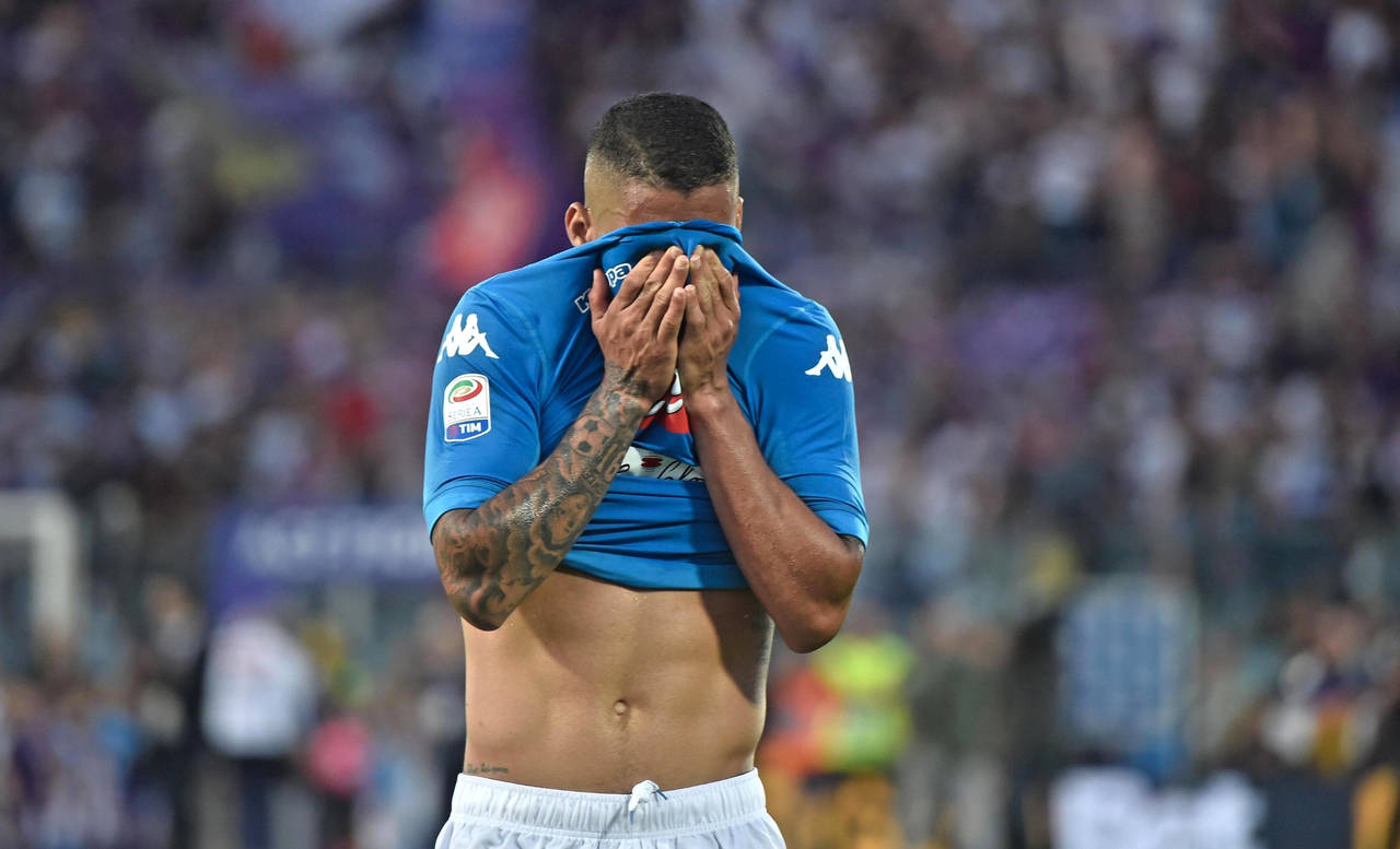 Allan, del Napoli, lamenta la derrota ante la Fiorentina. (AP)