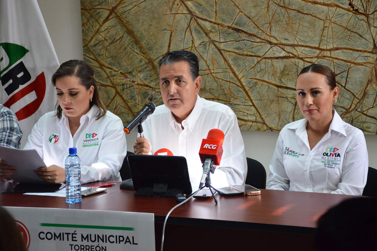 El encuentro de Gutiérrez Jardón con medios se realizó en las instalaciones del PRI. (FERNANDO COMPEÁN) 