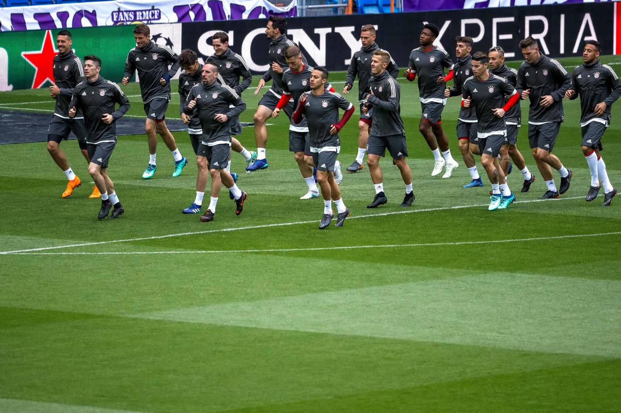 Los jugadores del Bayern de Munich, durante el entrenamiento en el estadio Santiago Bernabéu. (AP)