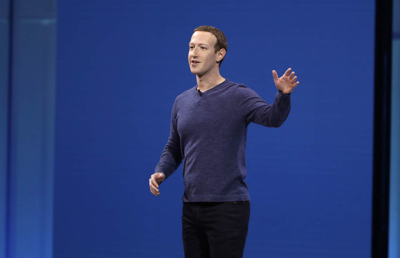 En su discurso, Zuckerberg suscitó aplausos al anunciar que la empresa volverá a permitir un proceso mediante el cual los usuarios reciben apps nuevas o actualizadas.
