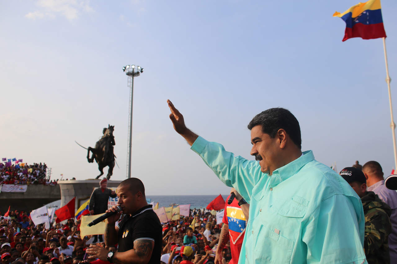 'Ahí andan alborotados los oligarcas porque van para Europa, porque están en Washington los oligarcas (diciendo) 'a Maduro no lo van a reconocer en el mundo', qué carajo me importa', dijo. (EFE)