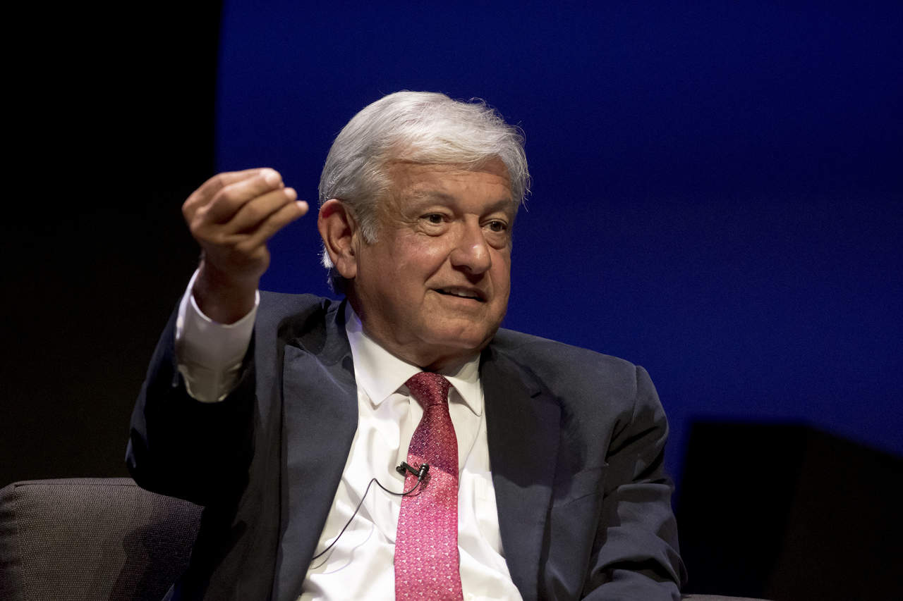 López Obrador acusó a empresarios de negociar una candidatura única con Ricardo Anaya. (ARCHIVO) 