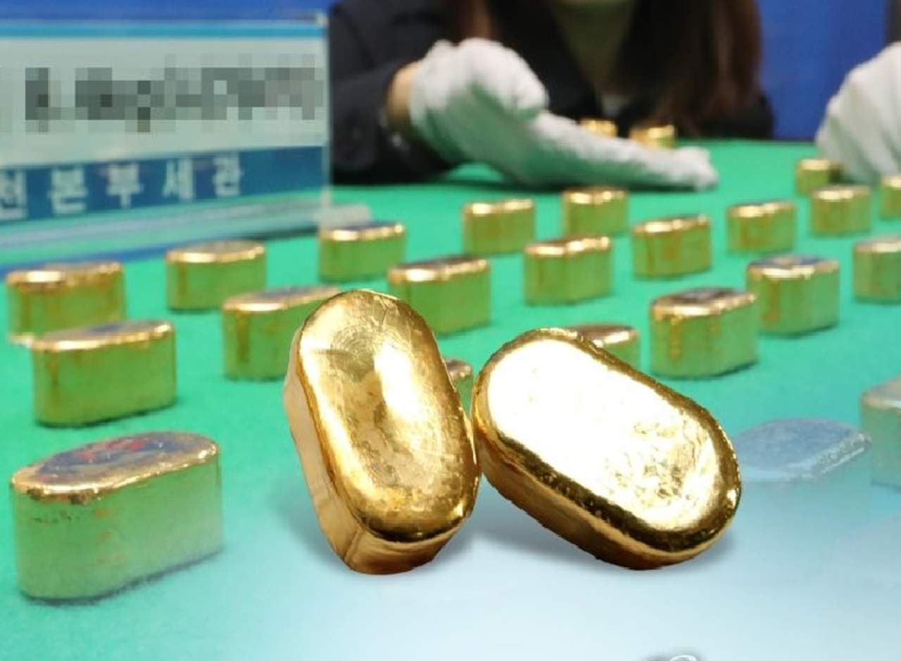 La policía investiga el caso, pues aún no se sabe quién abandonó el oro en el aeropuerto. (INTERNET)
