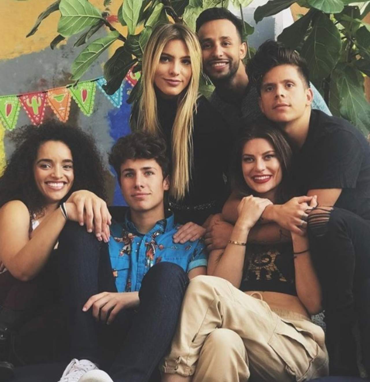 Lele Pons y Juanpa Zurita preparan una adaptación millennial de la legendaria serie Friends. (ESPECIAL) 
