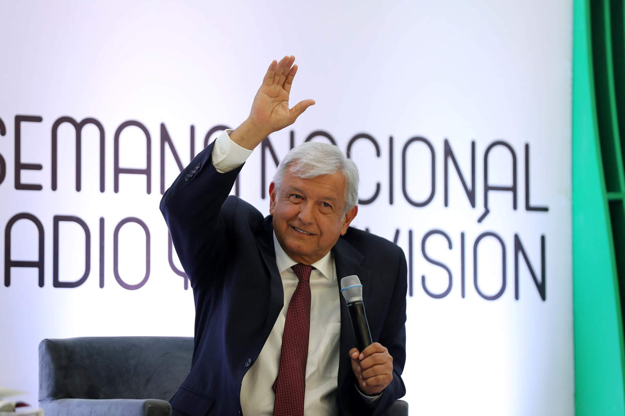 La disputa entre Andrés Manuel López Obrador, candidato presidencial de Morena-PT-PES y puntero en las encuestas, y un importante sector del empresariado nacional escaló ayer. (EL UNIVERSAL)