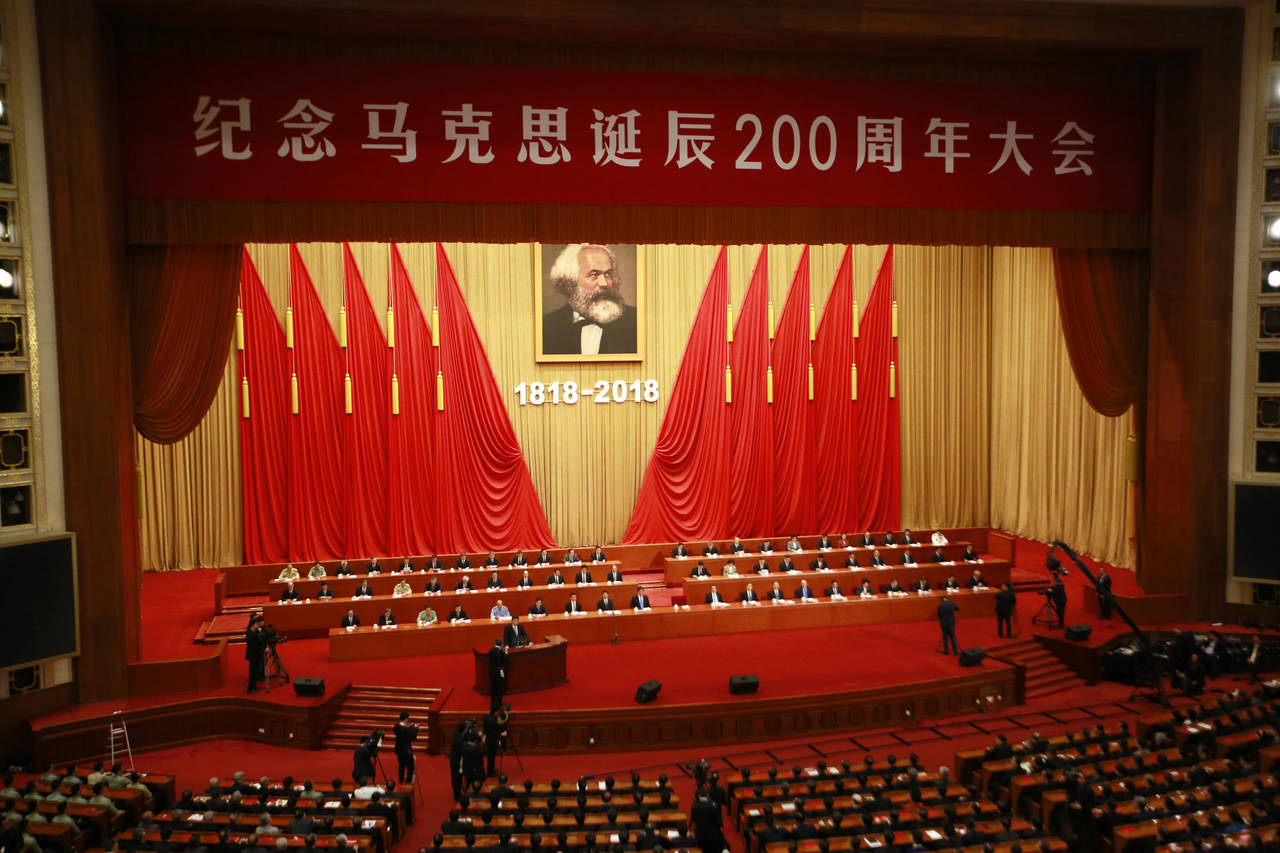 Valorado. China conmemoró con gran ceremonial el bicentenario del nacimiento de Marx.