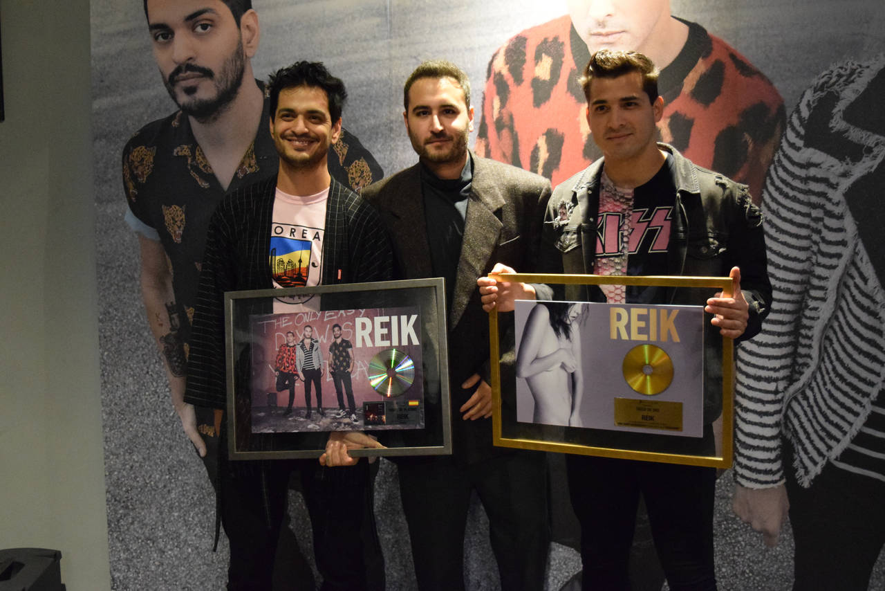 Triunfan. La agrupación recibió Disco de Oro y Platino por las altas ventas del tema Me niego.