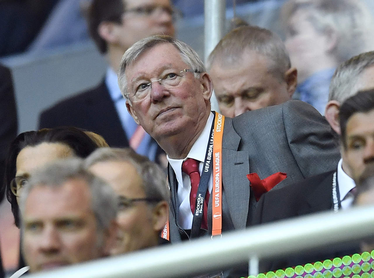 Manchester United informó que su extécnico Alex Ferguson fue intervenido de emergencia tras sufrir un derrame cerebral. (AP)