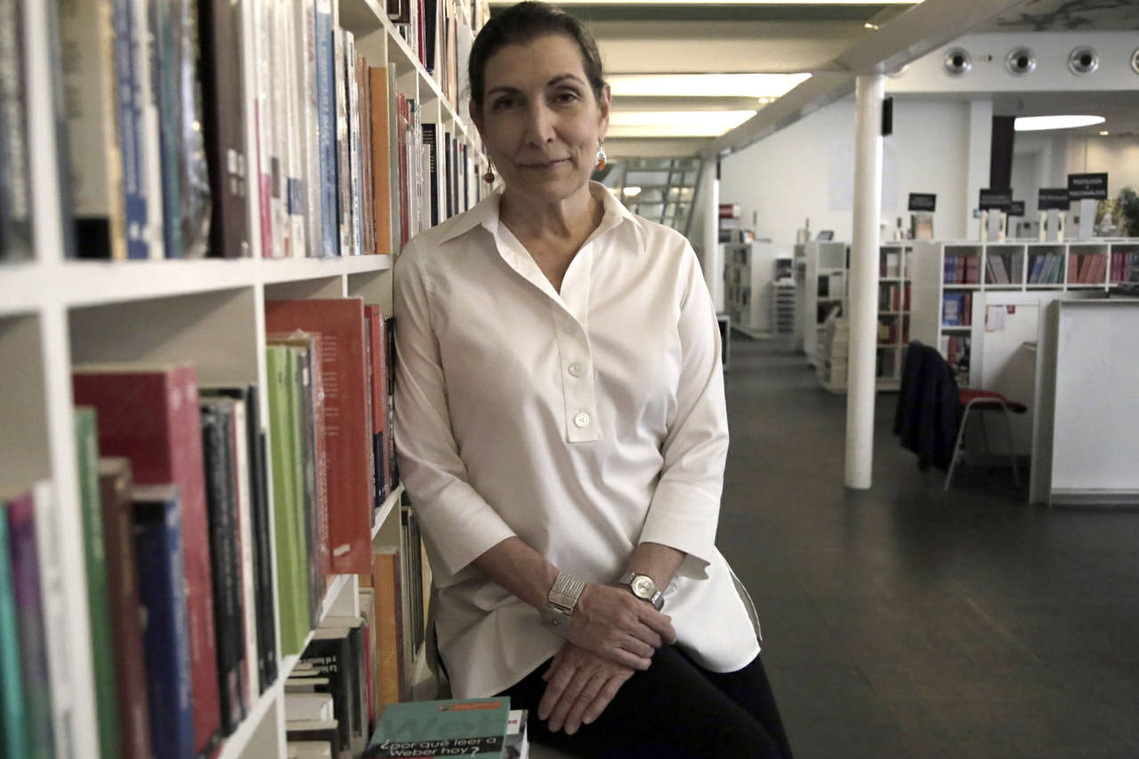 Destacada. La escritora-comentó 'El periodismo que hemos conocido sigue muriendo', dice en entrevista la ganadora del 'Premio Princesa de Asturias de Comunicación y Humanidades 2018'.