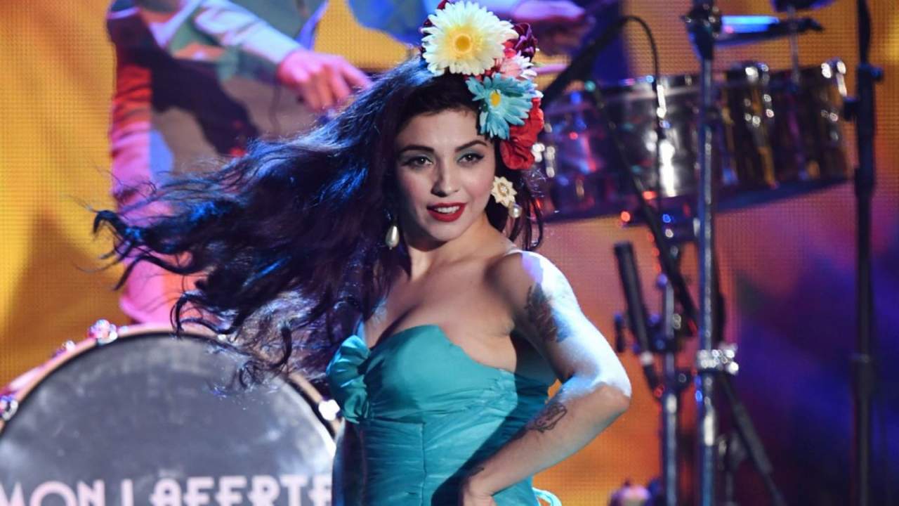 Mon Laferte actuará en vivo y será la anfitriona junto con ‘La Divaza’. (ESPECIAL)