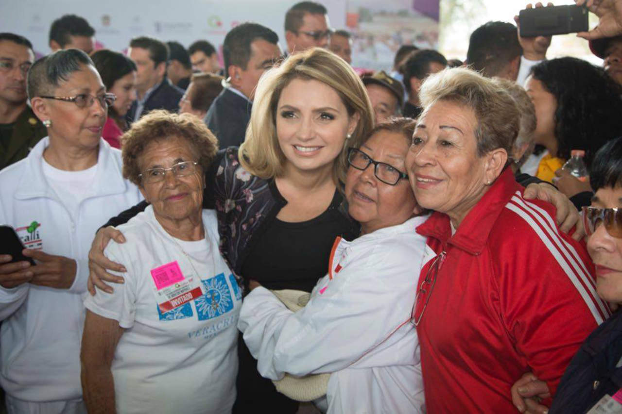 También agradeció al presidente Enrique Peña Nieto por el apoyo que ha brindado a las madres durante su administración. (ARCHIVO)
