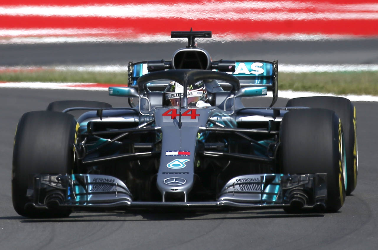 Lewis Hamilton finalizó los segundos ensayos libres, mientras que Valtteri Bottas fue el mejor por la mañana de ayer. (EFE)
