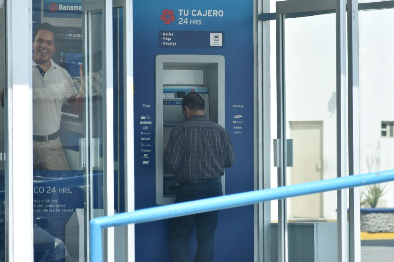 Se han registrado fallas sobre operaciones con tarjetas de débito en cajeros automáticos y pago en establecimientos. (ARCHIVO)