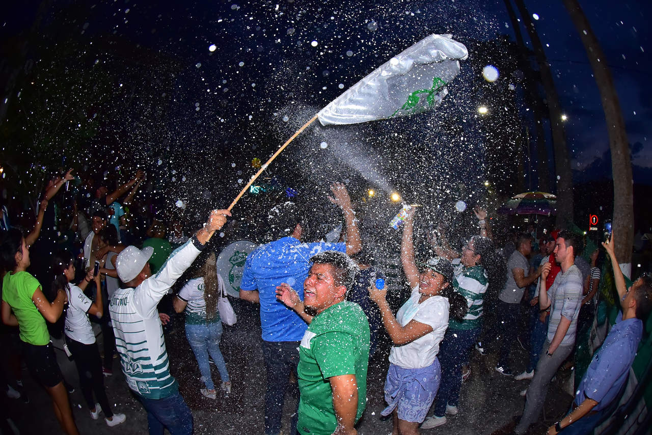 Festeja La Laguna pase de Santos a la final