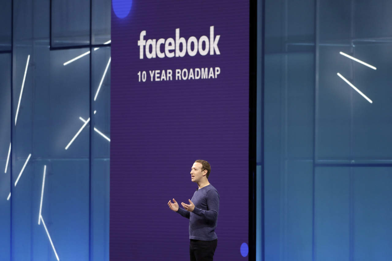 La red social Facebook informó que hasta la fecha miles de aplicaciones se han investigado, y alrededor de 200 se suspendieron, a la espera de una investigación exhaustiva para saber si hicieron un mal uso de los datos de los usuarios. (AP)
