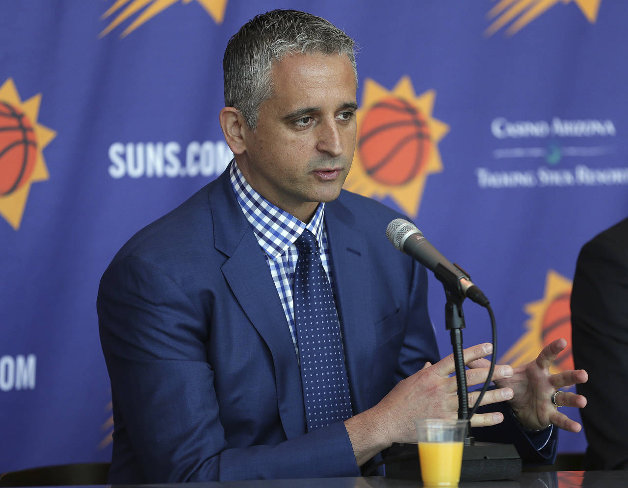 Igor Kokoskov es el entrenador de los Suns de Phoenix. (AP)