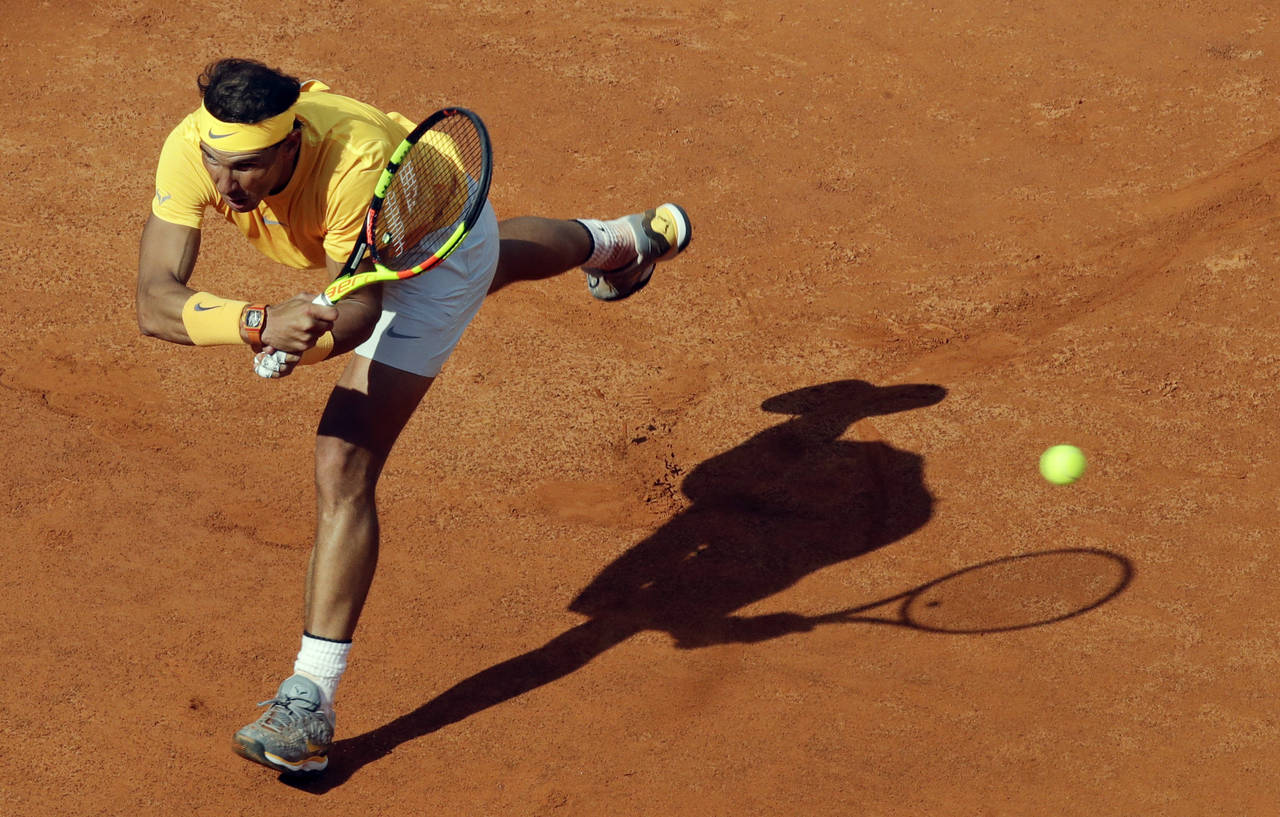 Rafael Nadal no tuvo problemas para vencer 6-4, 6-1 a Denis Shapovalov. (AP)