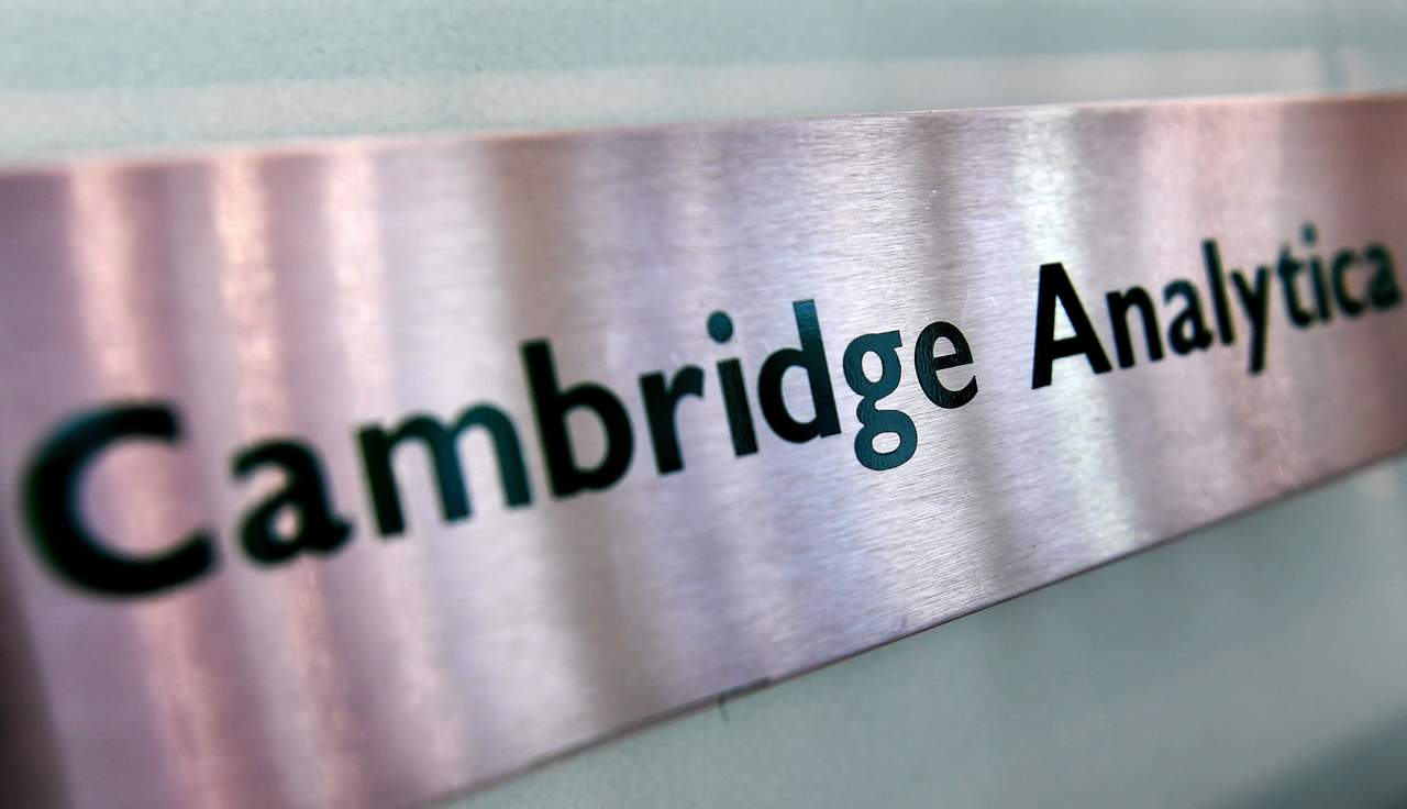 Cambridge Analytica se declara en bancarrota en EU