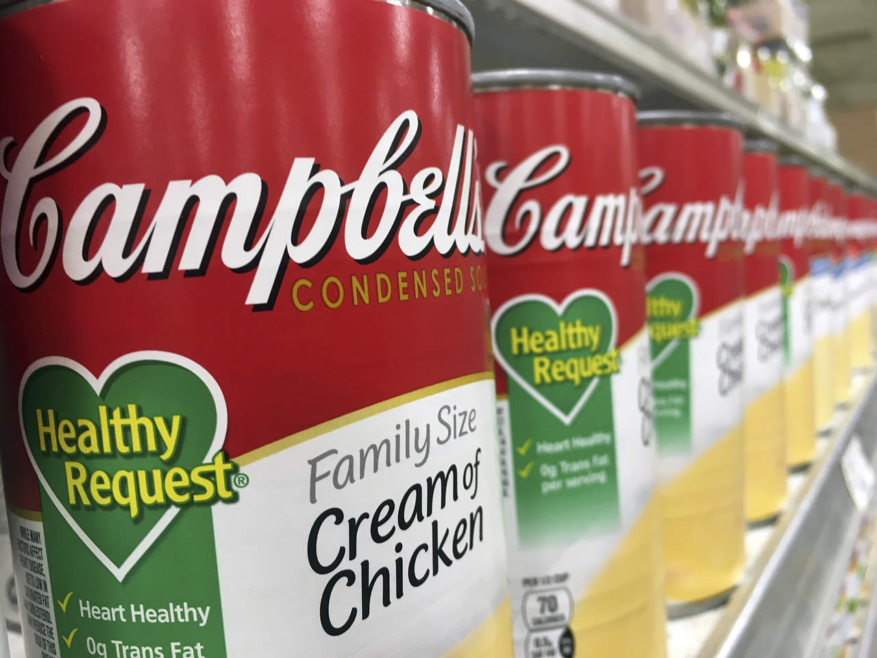  La máxima ejecutiva de Campbell Soup dejará el cargo para retirarse en momentos en que la compañía revisa estrategias a fin de para reactivar las ventas que se han visto apremiadas por un cambio de gusto en el consumidor estadounidense y el alza de costos. (AP)