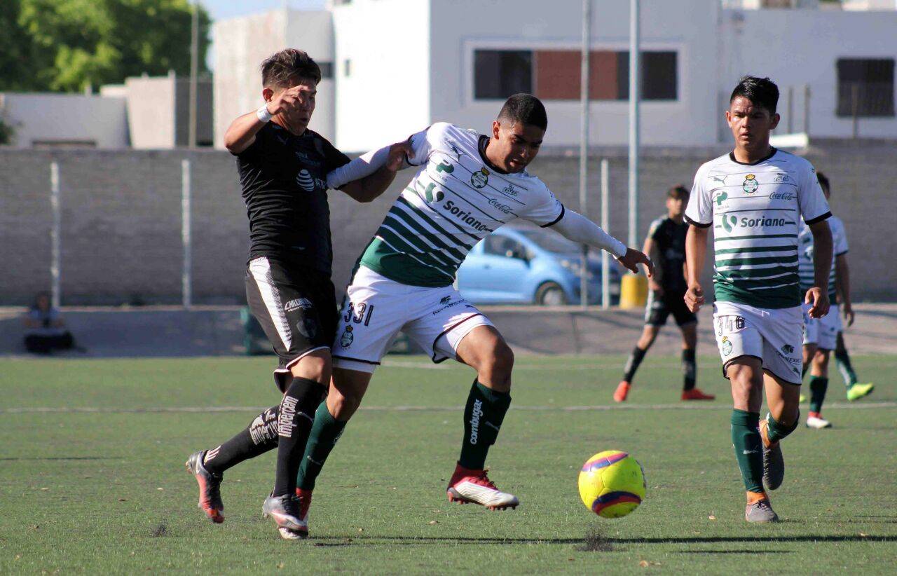 El equipo de Fuerzas Básicas de los Guerreros del Santos Laguna enfrentará al Pachuca en la final de vuelta. Santos Laguna Sub-17 sale hoy por el bicampeonato