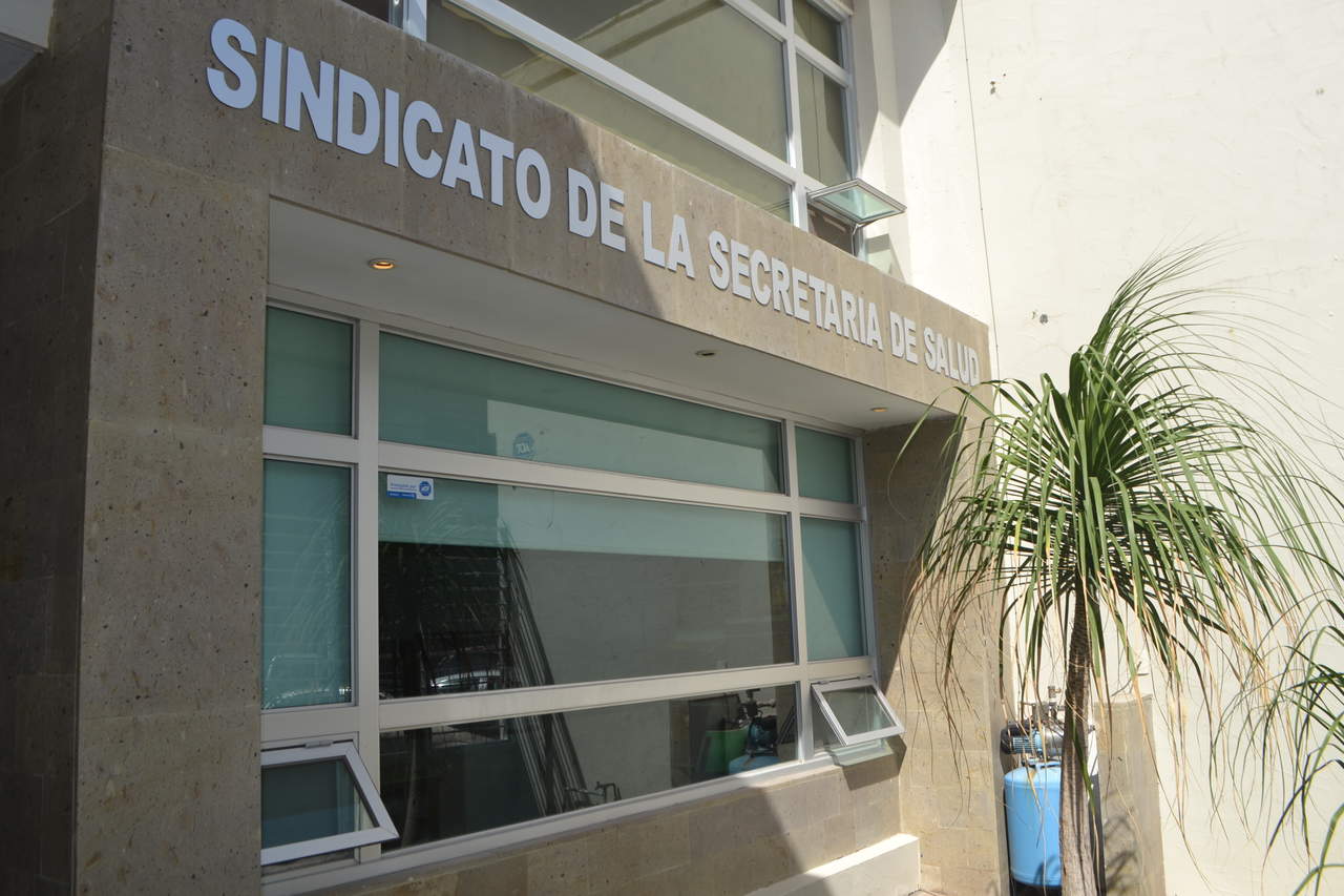 El SNTSA, aseguró que había carencias en los centros de salud de áreas urbanas, en la Unidad de Consulta Externa de Plaza Jumbo y en el Centro Integral de Salud Mental de Torreón, entre otros. 