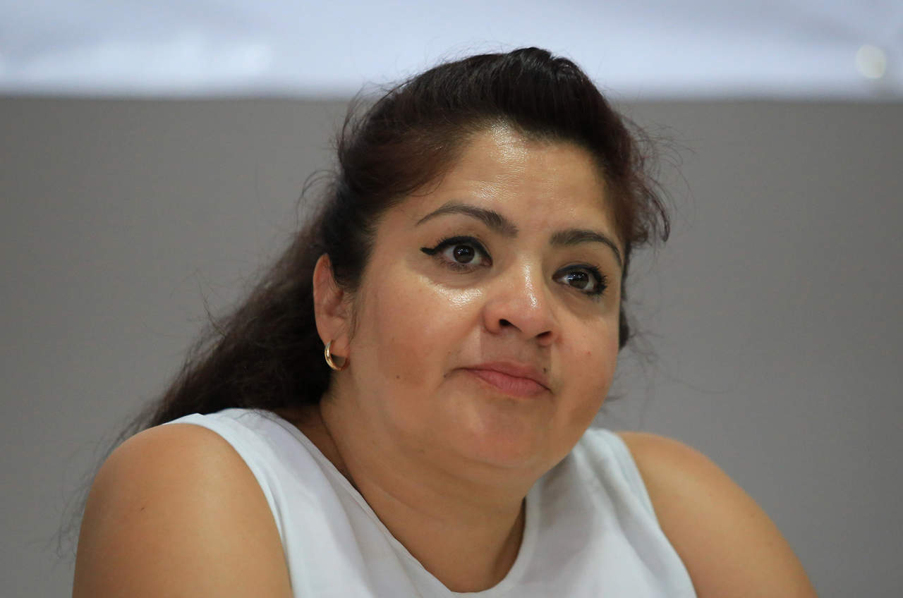  Nestora Salgado, candidata al Senado por Morena, contestó al candidato de la coalición Todos por México, José Antonio Meade, ante la acusación que hizo, durante el segundo debate, de haber cometido el delito de secuestro. (ARCHIVO)