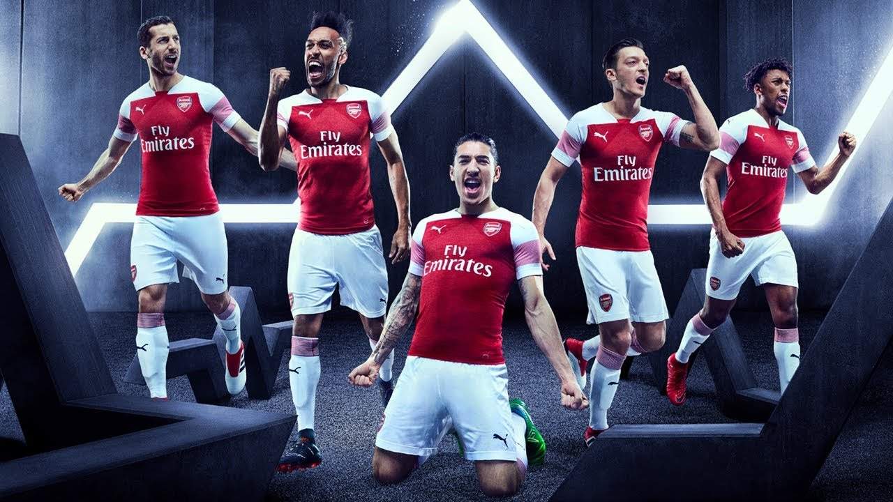 Este puede ser el último año que Puma se encargue del diseño de las camisetas del Arsenal, tras haber desempeñado este papel desde 2014. (Especial)