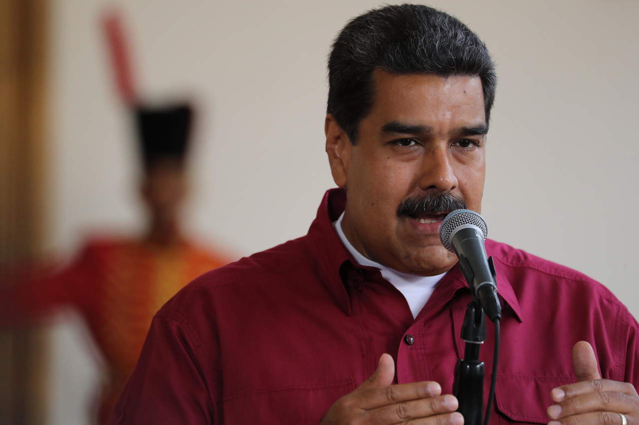 Maduro fue reelegido con 6.1 millones de votos, aunque registrando una de las participaciones más bajas en décadas. (ARCHIVO)