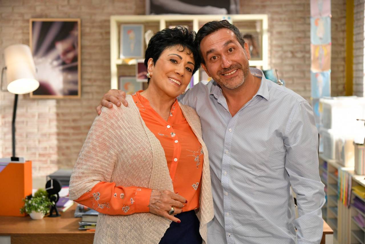 Papel. La cantante Julissa dará vida a una mamá estricta y religiosa en la telenovela de TV Azteca. (ARCHIVO)
