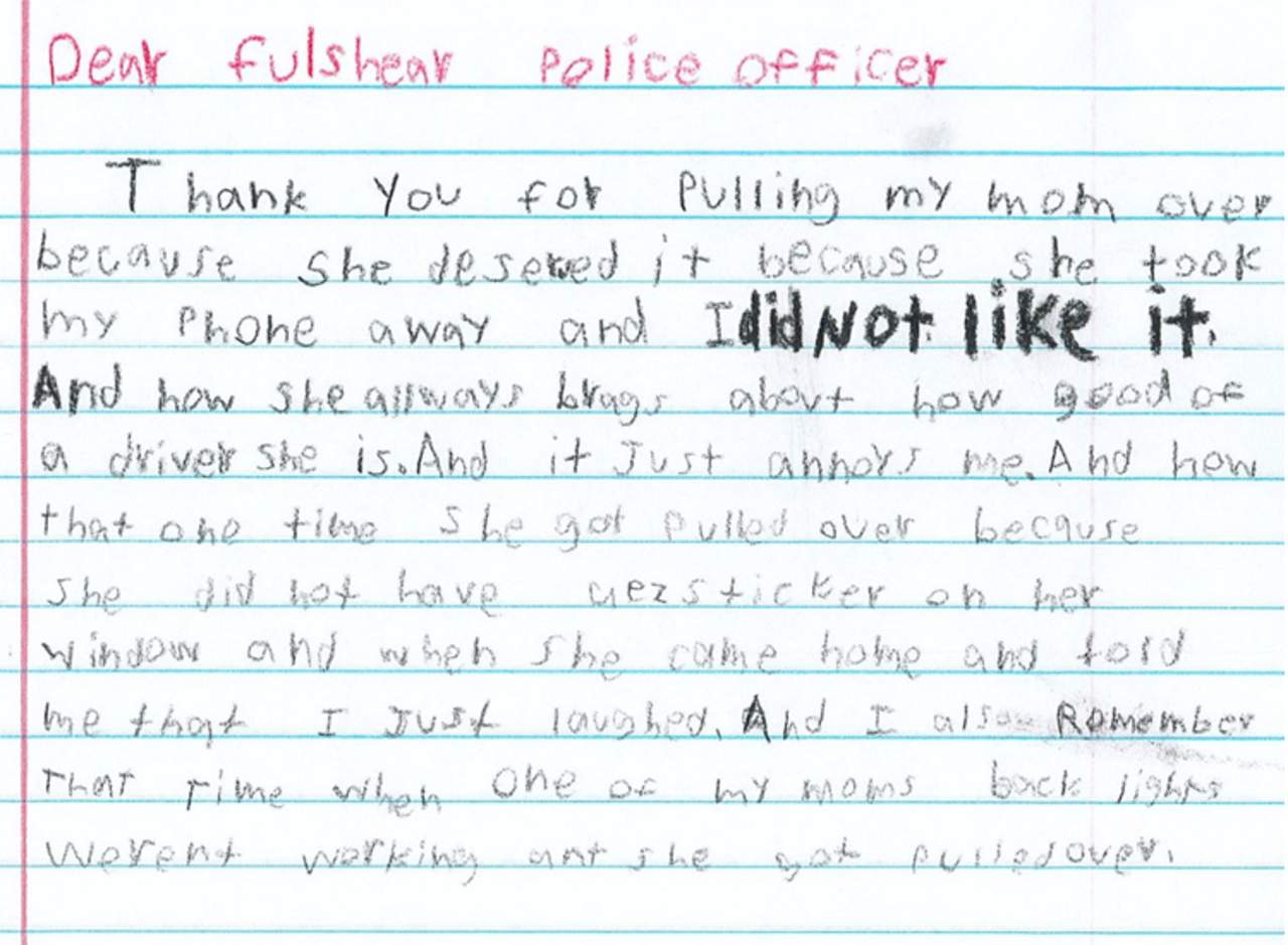 Los niños de una escuela escribieron cartas al departamento de policía por una actividad escolar. (INTERNET)