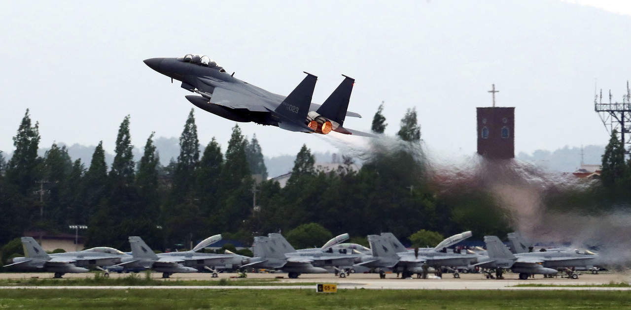 'El ejercicio Max Thunder concluye mañana como estaba previsto, pero las maniobras de vuelo terminan hoy y los pilotos solo participarán el viernes en una sesión informativa', explicó a Efe un portavoz del Ministerio de Defensa surcoreano. (ARCHIVO)