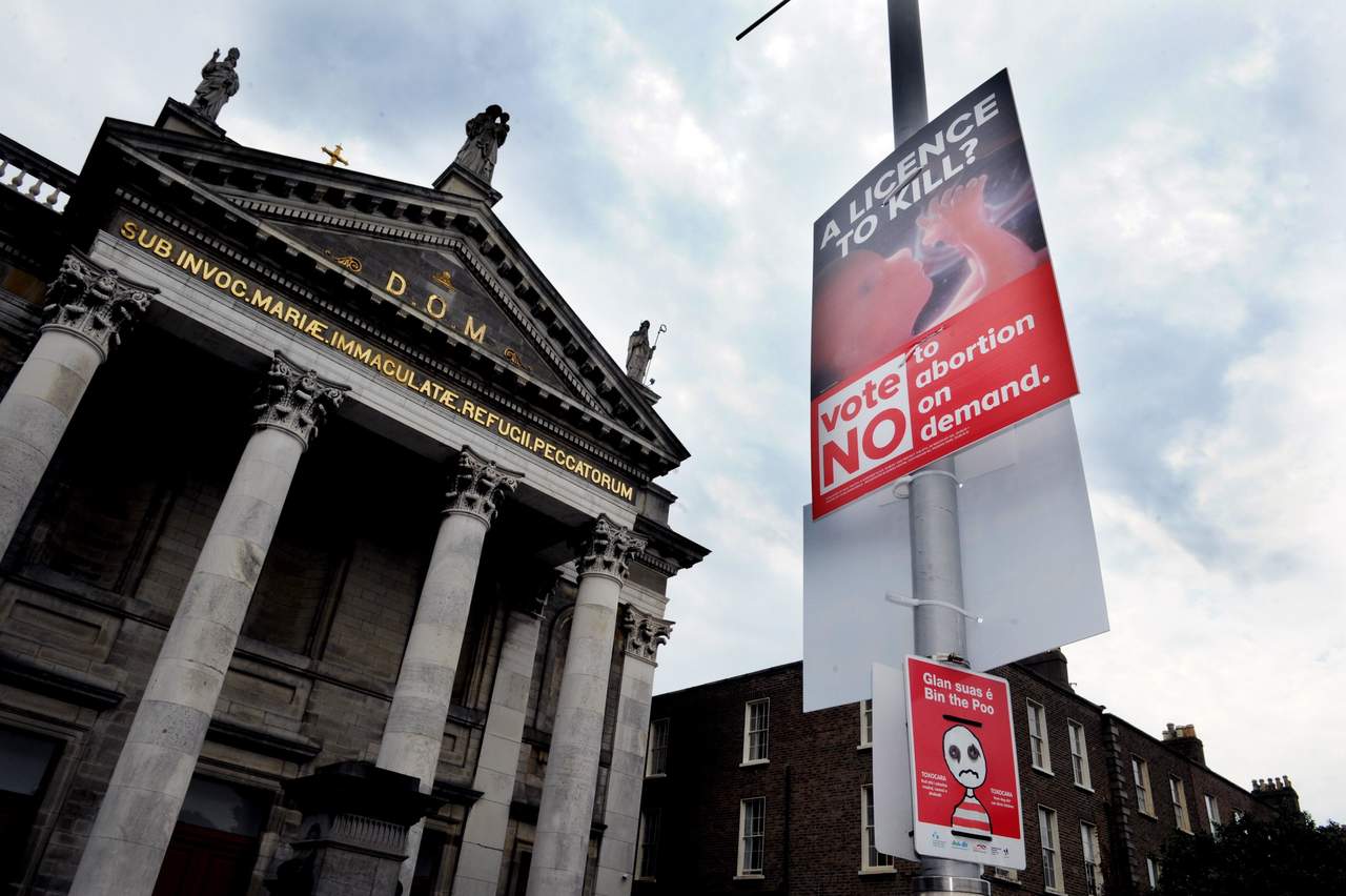 El referéndum del viernes será la cuarta consulta popular en cuatro décadas en que los irlandeses van a las urnas para decidir sobre el aborto. (EFE)