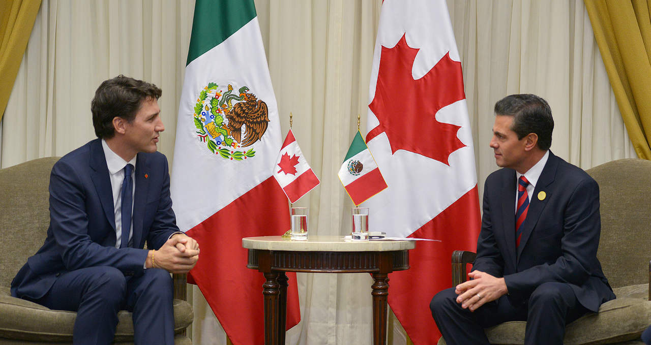 Peña Nieto y Trudeau conversaron por teléfono para intercambiar impresiones en torno a las negociaciones del Tratado de Libre Comercio de América del Norte, que transcurren entre los gobiernos de Canadá, Estados Unidos y México. (ARCHIVO)