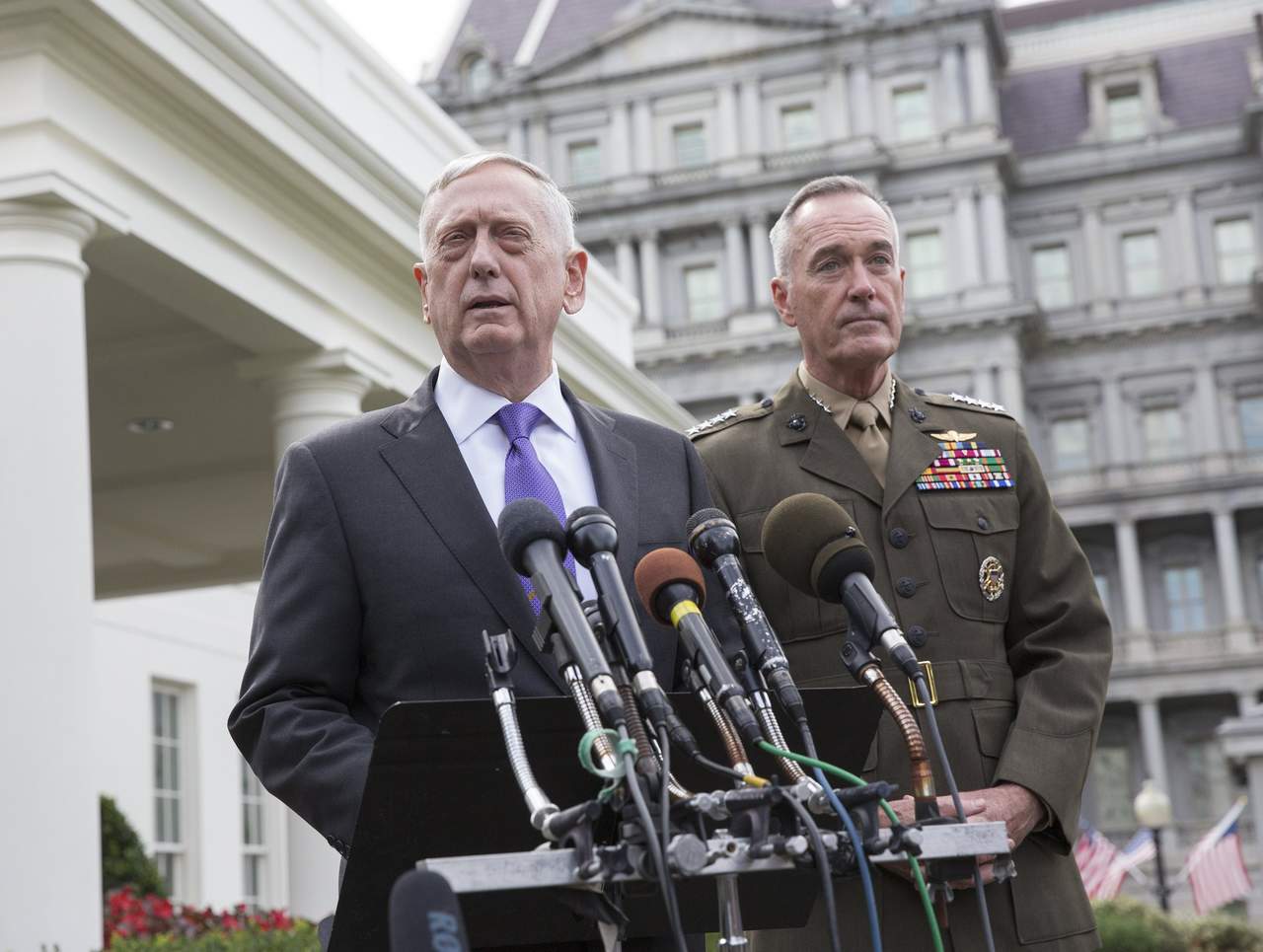 ‘Listos’. Trump dijo haber conversado con el secretario de defensa, JamesMattis y el jefe del ComandoMilitar Conjunto. (EFE)
