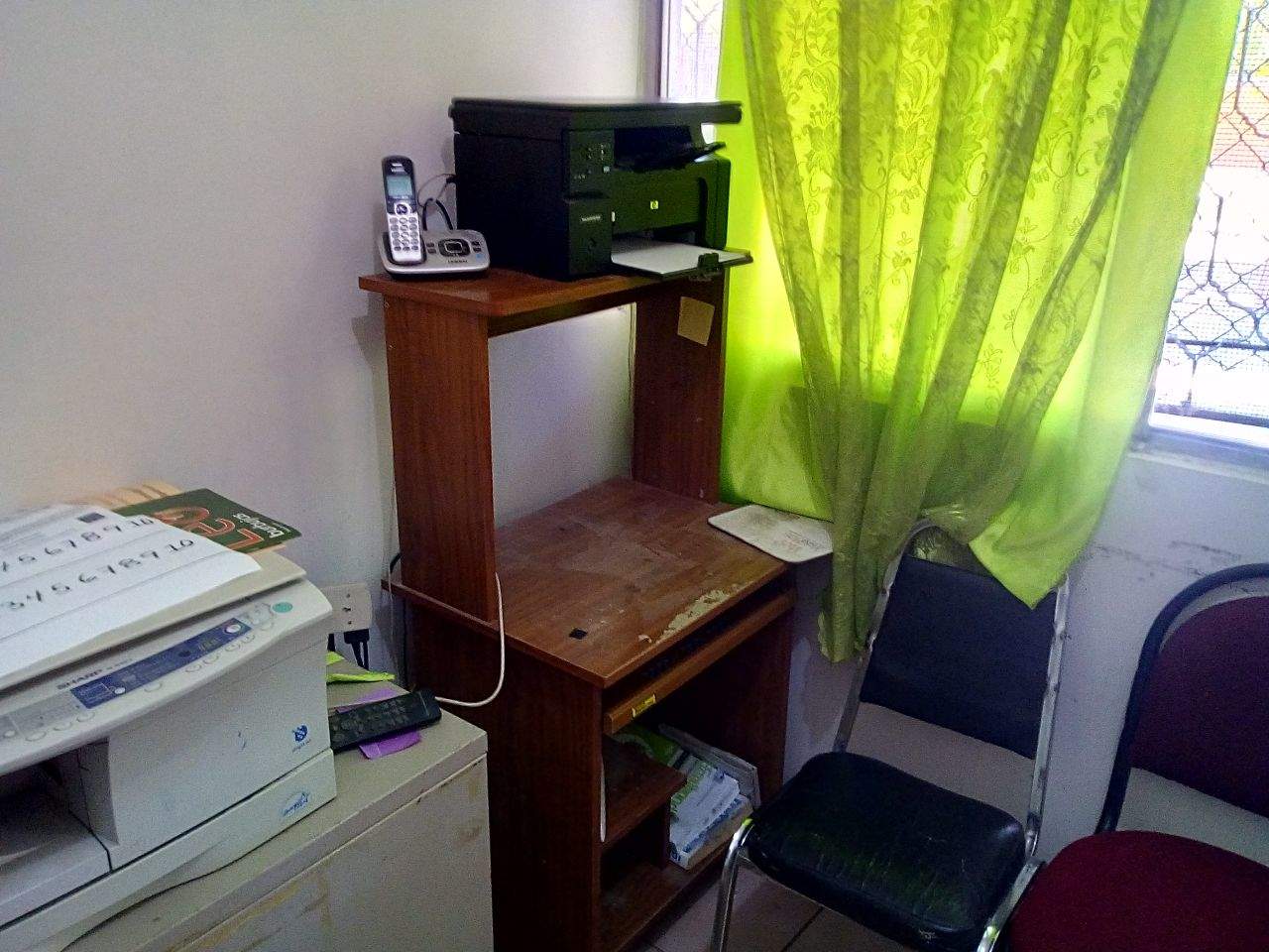 Los delincuentes se llevaron una computadora de escritorio, así como aproximadamente 3 mil pesos en efectivo. (EL SIGLO DE TORREÓN)