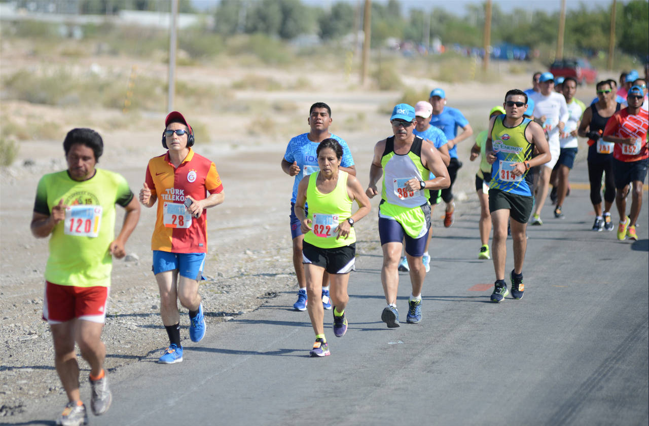 Un duro desafío representa correr con una elevada temperatura en una extremosa zona árida del país. (Archivo)