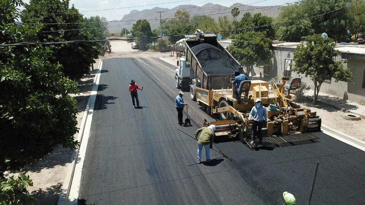 Acciones. Se realizan obras de mejora de pavimentación y también se trabaja en la licitación de obras con recurso federal. (EL SIGLO DE TORREÓN)