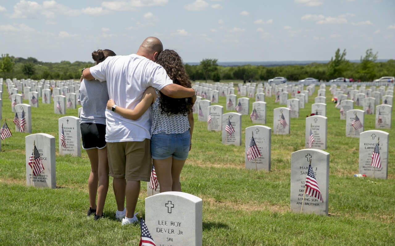 El Día de los Caídos, festivo en EU, sirve desde el fin de la Guerra de Vietnam para recordar, además, los problemas a los que se enfrentan los veteranos en su regreso a casa o los de las familias de aquellos que pierden la vida en combate. (AP)
