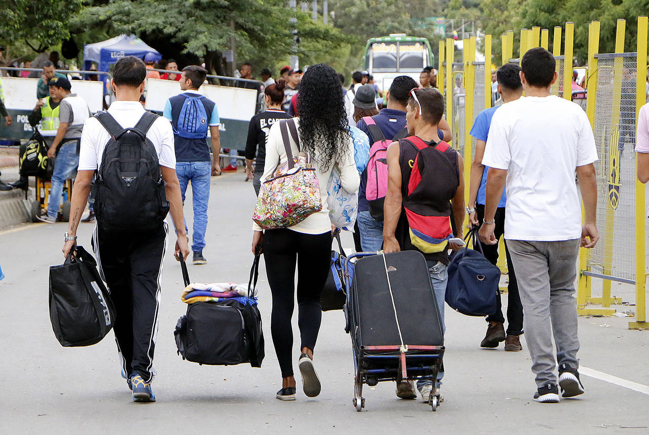 Cientos de venezolanos ha dejado su país. (EFE)