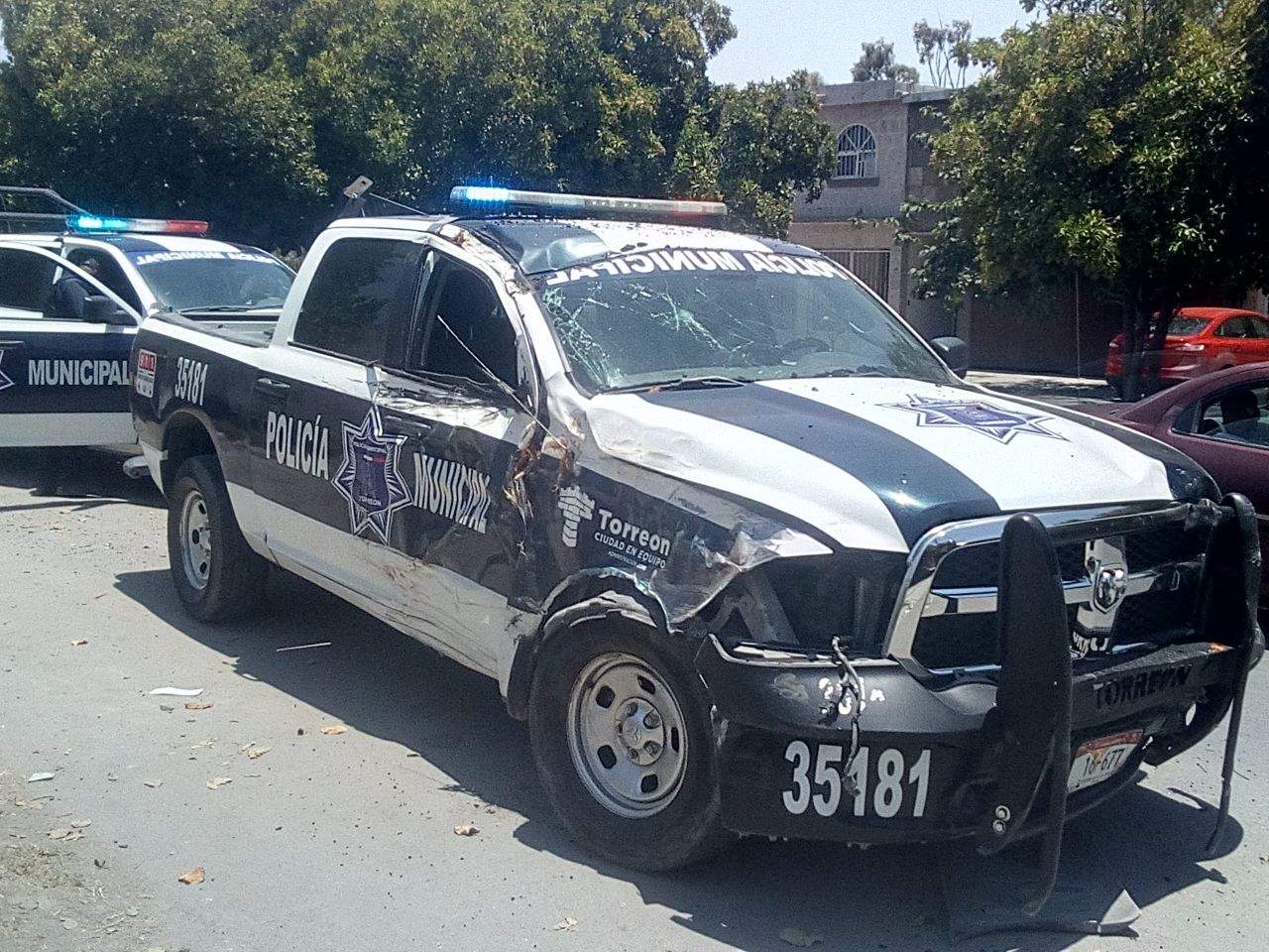El accidente se registró sobre la calle Rovirosa Wade, entre la avenida Allende y la calle Xochimilco de dicho sector habitacional. (EL SIGLO DE TORREÓN) 

