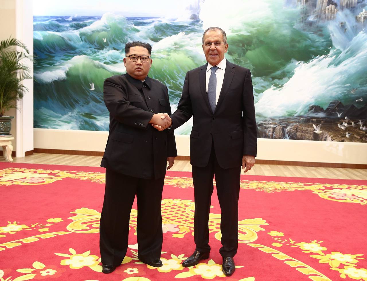 Invitación. El canciller invitó a Kim a visitar su país y le expresó su apoyo para consolidar la paz. (EFE)