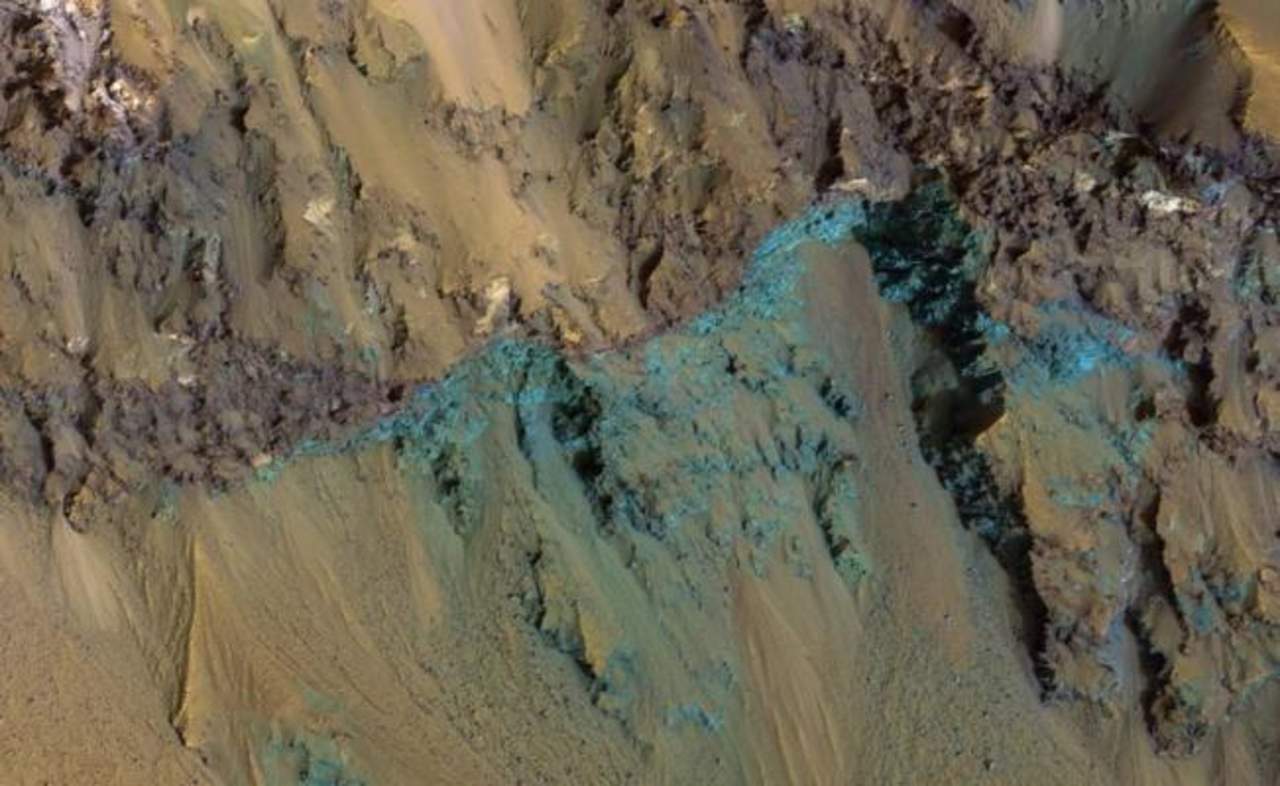 El orbitador MRO de la NASA logro capturar una imagen del cráter Hale del planeta Marte. (NASA) 