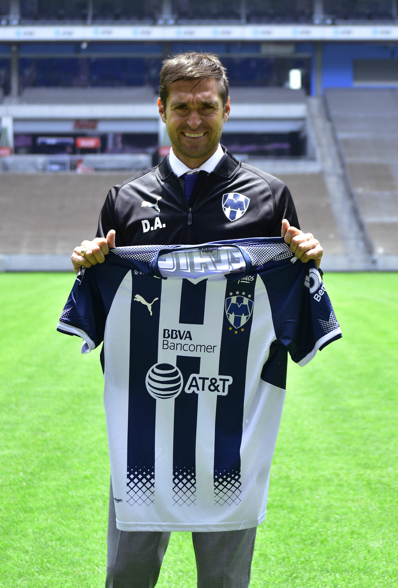 Diego Alonso fue presentado como director técnico del Monterrey para el Torneo Apertura 2018. (Jam Media)